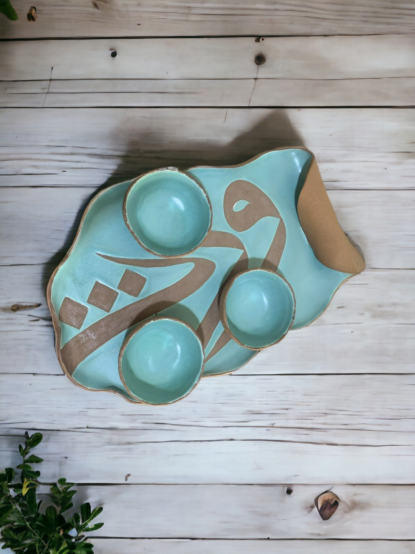 Kalimat Calligraphy Tiffany cheese platter & bowls