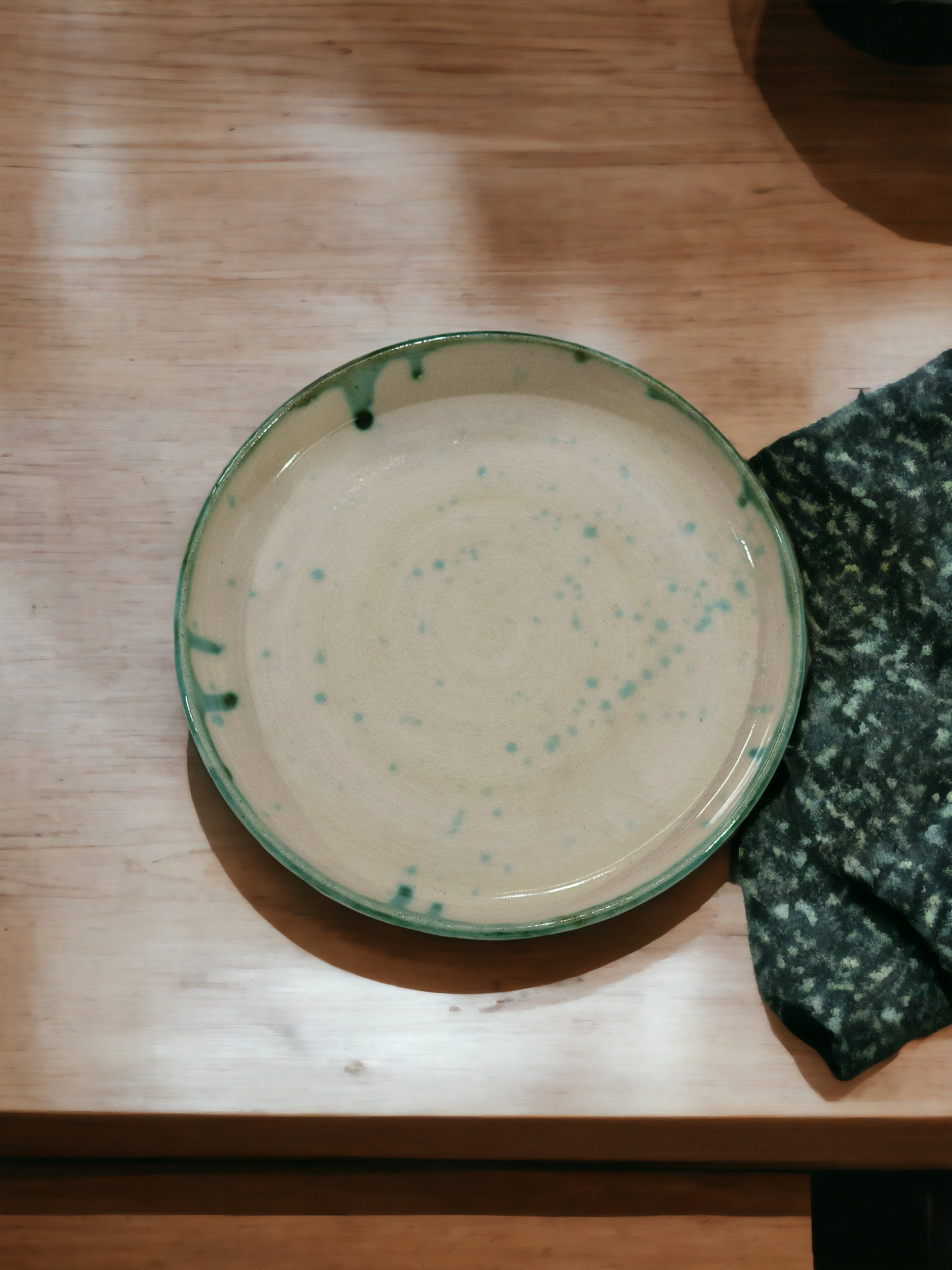 Meadows Art Tableware Collection - Green Speckles Plate