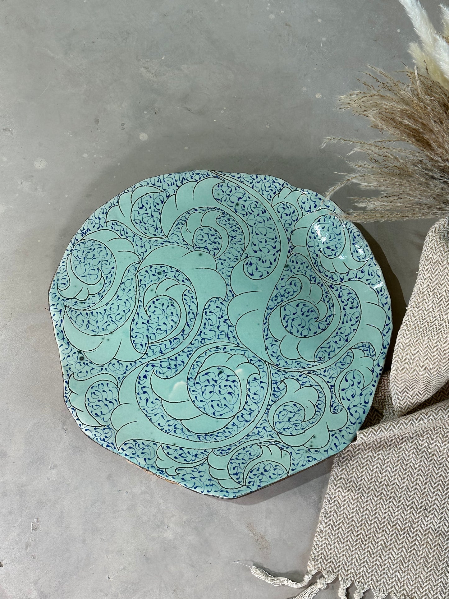 Oasis Home Decor Collection - Green Leaf Plate