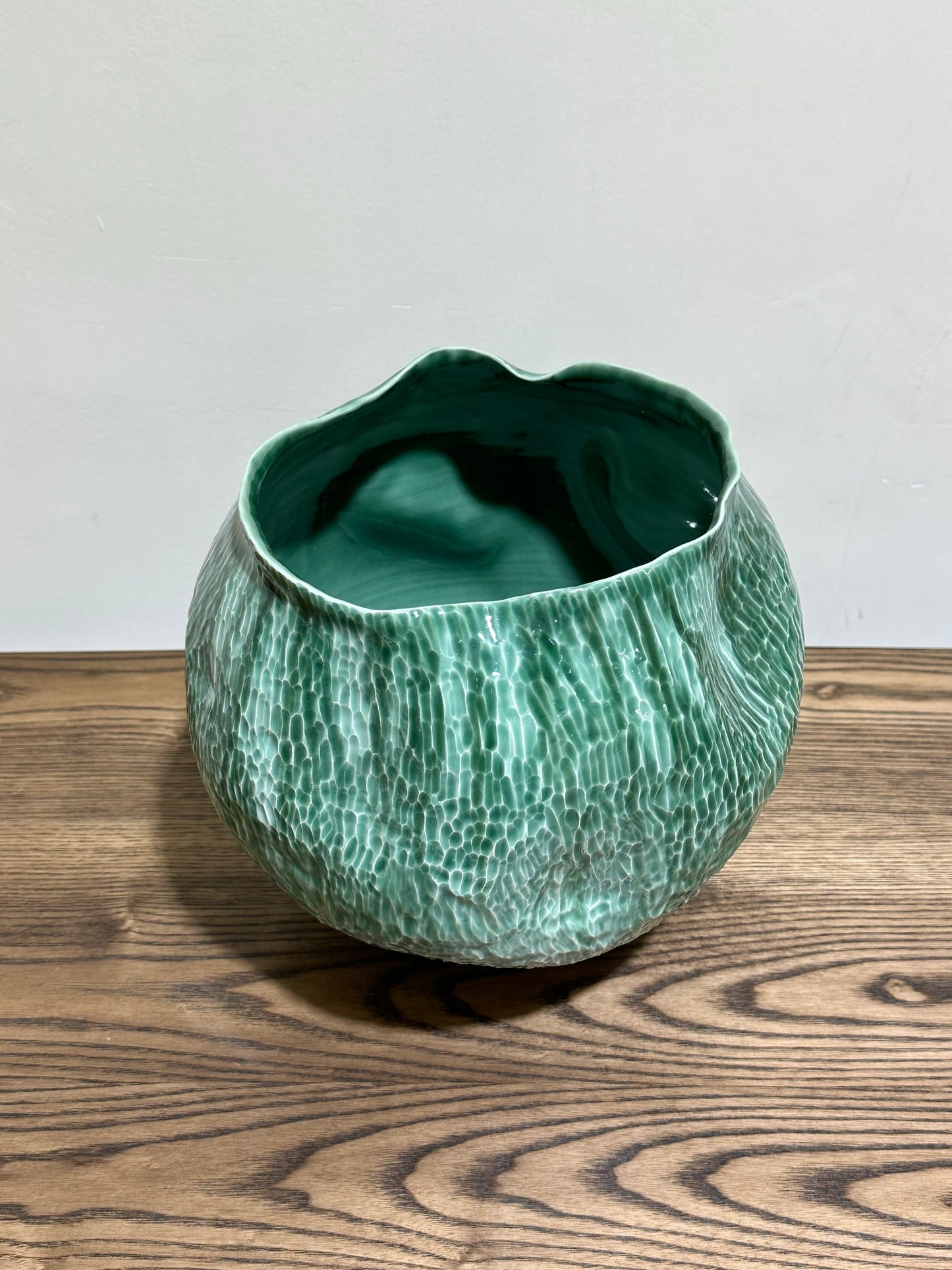 Meadows Home Decor Collection - Vase Round Green